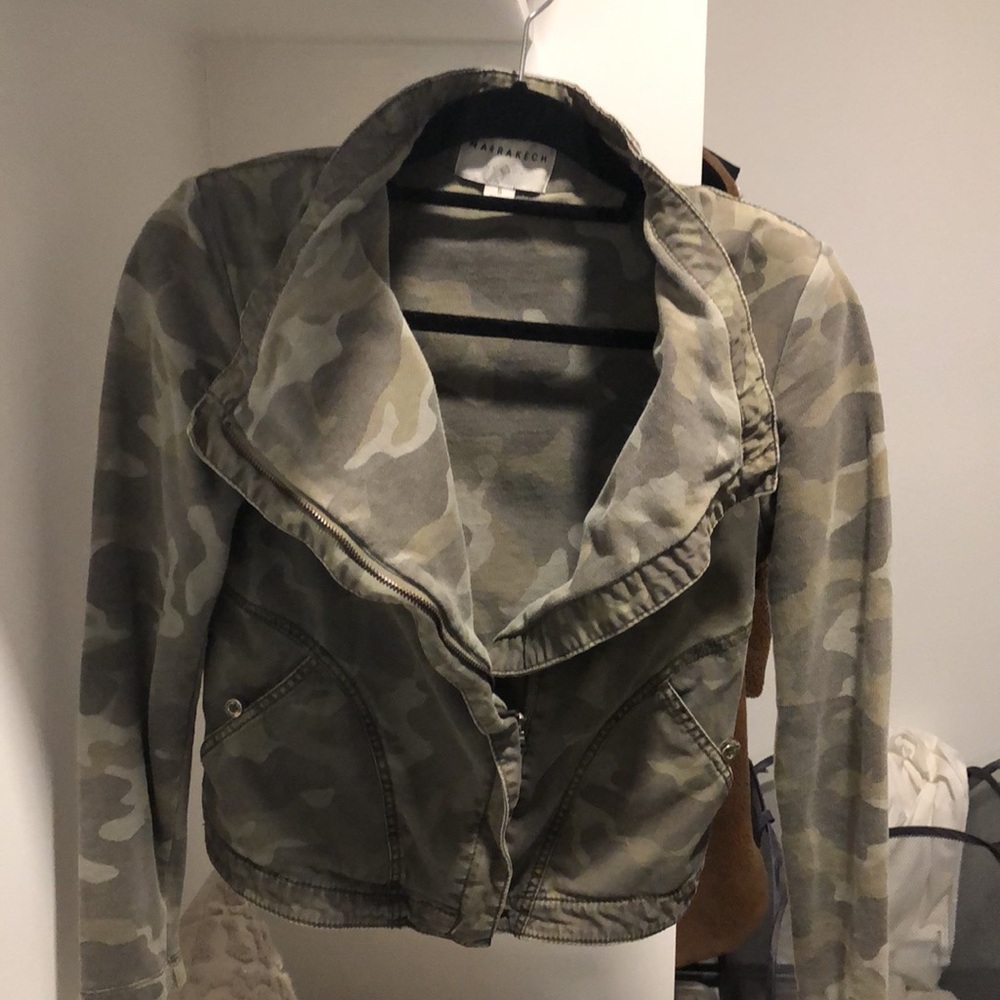 Light weight jacket - Picture 2 of 4